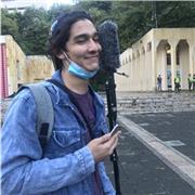 Profesor de Cine imparte clases a estudiantes que quieran iniciar en el mundo del séptimo arte